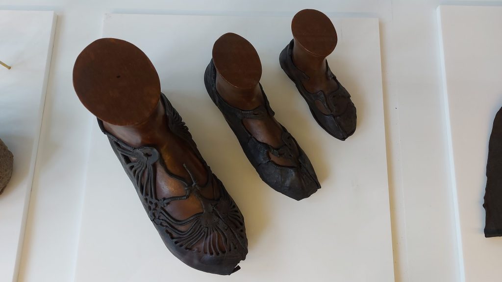 Sixty pairs of Roman shoes found in Scottish&nbsp;ditch